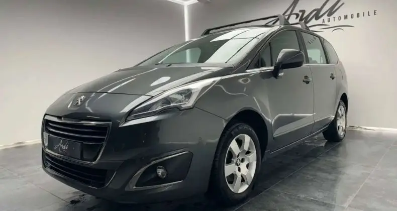 Photo 1 : Peugeot 5008 2016 Essence