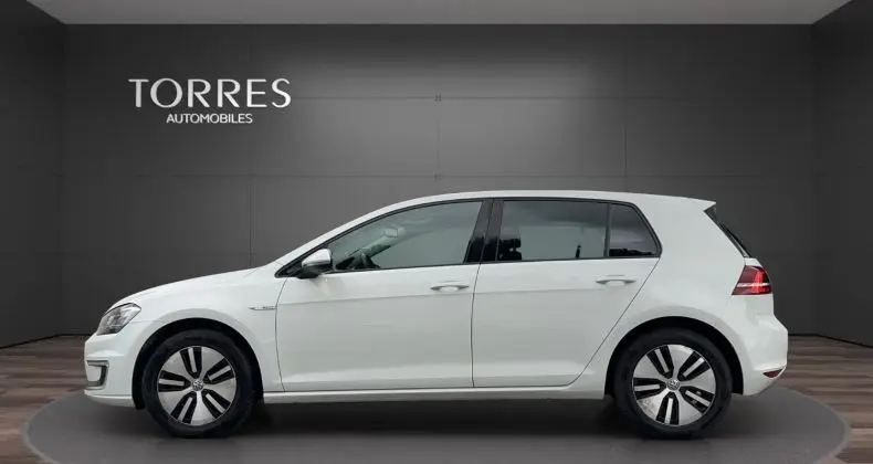 Photo 1 : Volkswagen Golf 2015 Électrique