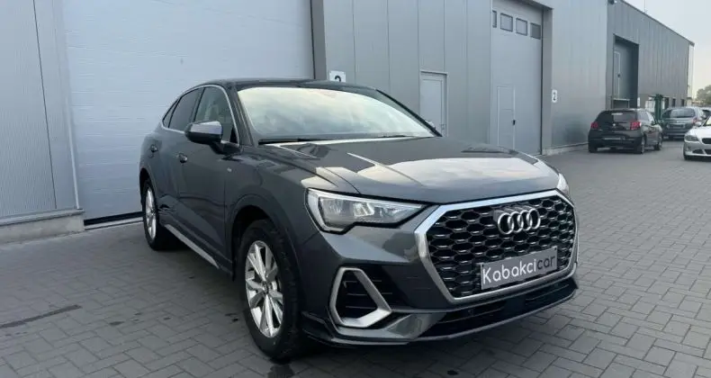 Photo 1 : Audi Q3 2020 Essence