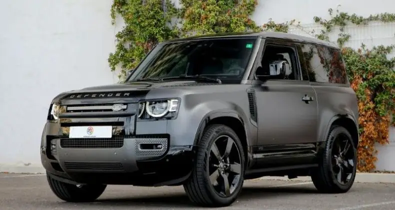 Photo 1 : Land Rover Defender 2024 Essence