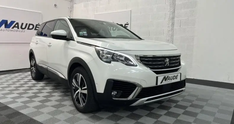 Photo 1 : Peugeot 5008 2019 Petrol