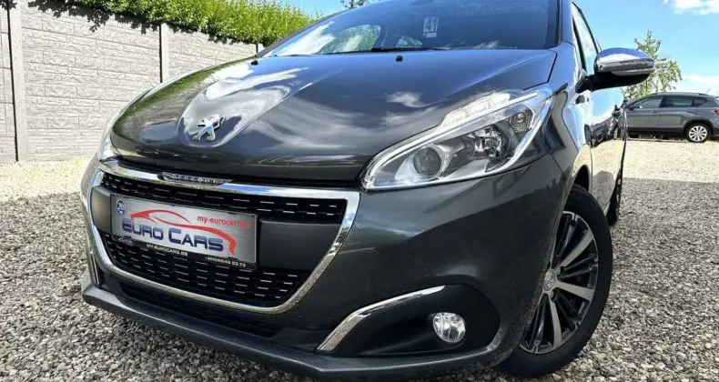 Photo 1 : Peugeot 208 2016 Petrol