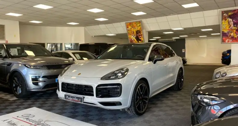 Photo 1 : Porsche Cayenne 2021 Essence