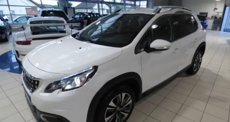 Photo 1 : Peugeot 2008 2018 Petrol