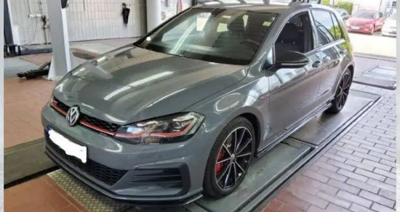 Photo 1 : Volkswagen Golf 2019 Essence