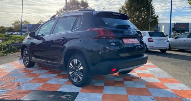 Photo 1 : Peugeot 2008 2018 Petrol