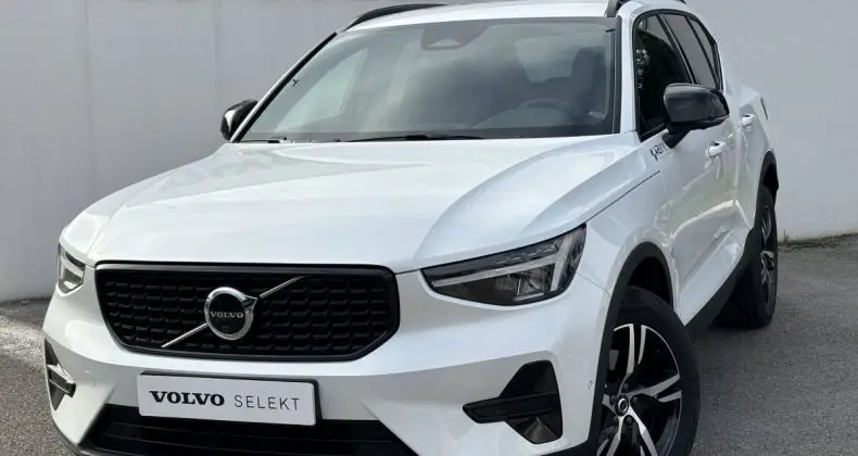 Photo 1 : Volvo Xc40 2024 Petrol