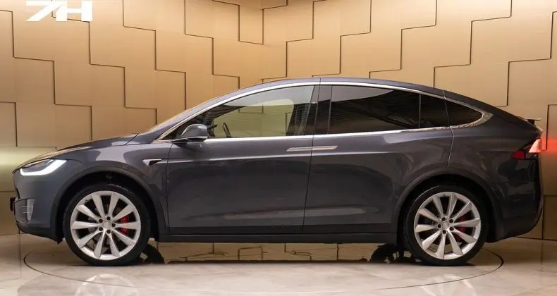 Photo 1 : Tesla Model X 2019 Diesel