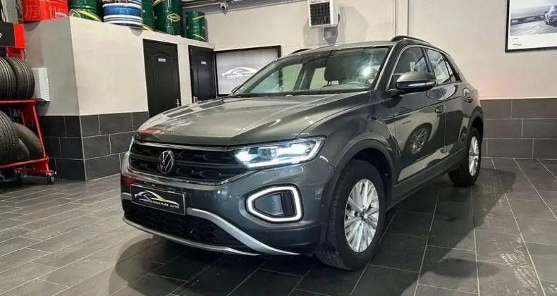 Photo 1 : Volkswagen T-roc 2022 Petrol