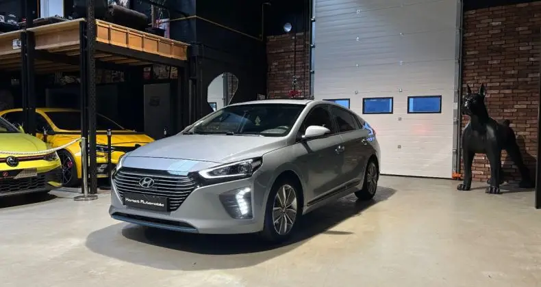 Photo 1 : Hyundai Ioniq 2017 Hybrid