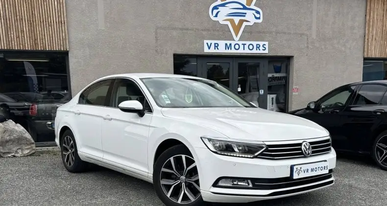 Photo 1 : Volkswagen Passat 2016 Petrol