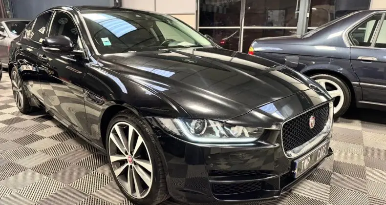 Photo 1 : Jaguar Xe 2016 Diesel