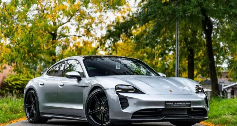 Photo 1 : Porsche Taycan 2021 Electric