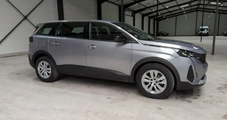 Photo 1 : Peugeot 5008 2023 Diesel