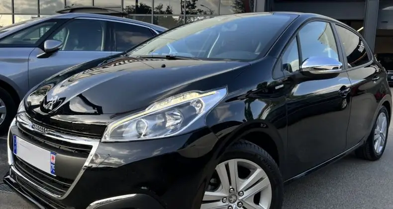 Photo 1 : Peugeot 208 2018 Petrol