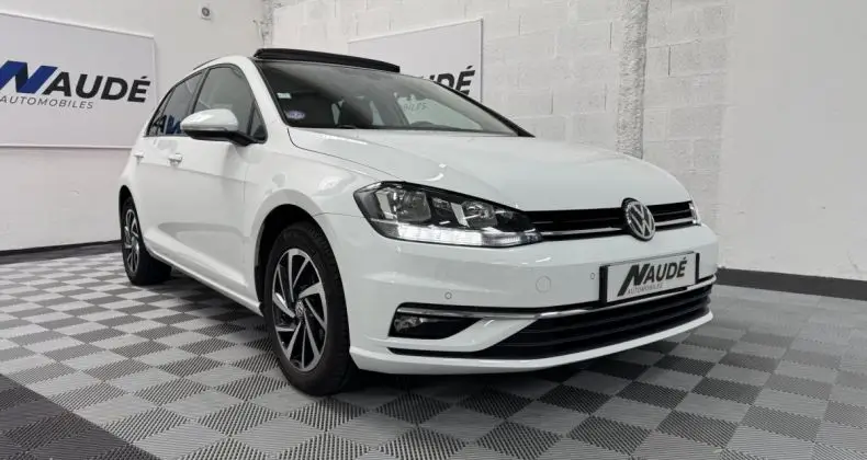 Photo 1 : Volkswagen Golf 2018 Petrol