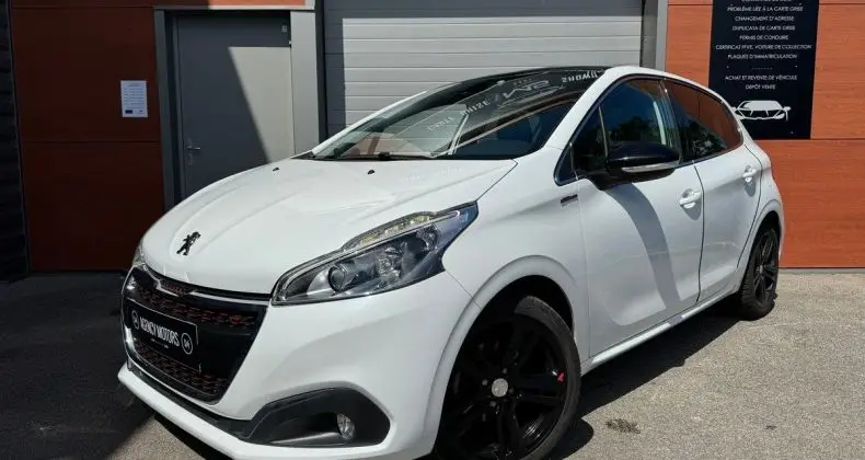 Photo 1 : Peugeot 208 2015 Essence