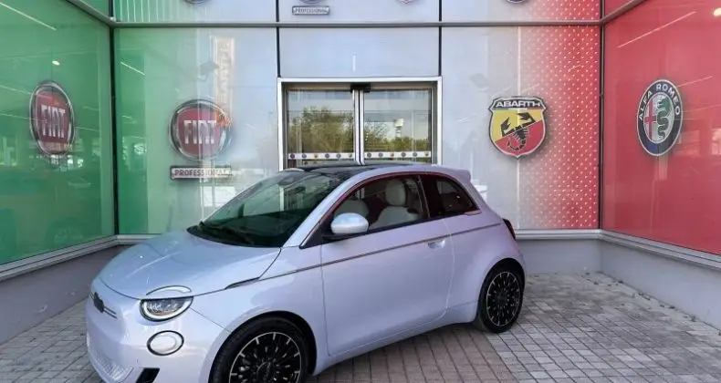 Photo 1 : Fiat 500 2024 Électrique