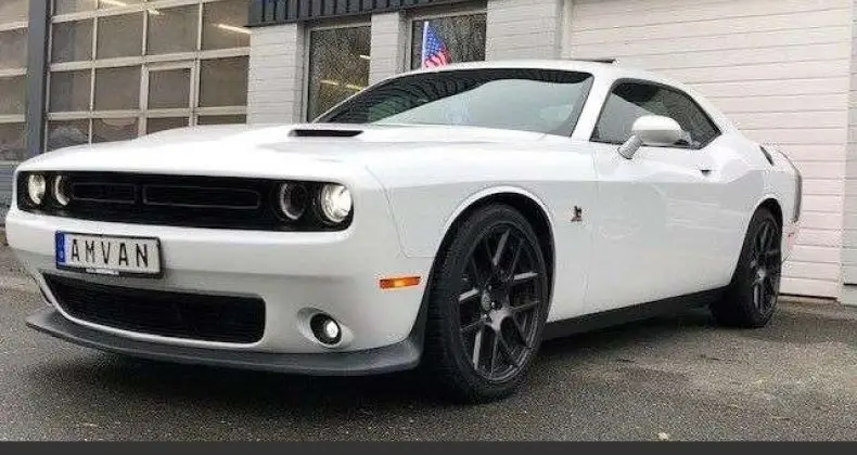 Photo 1 : Dodge Challenger 2018 Petrol