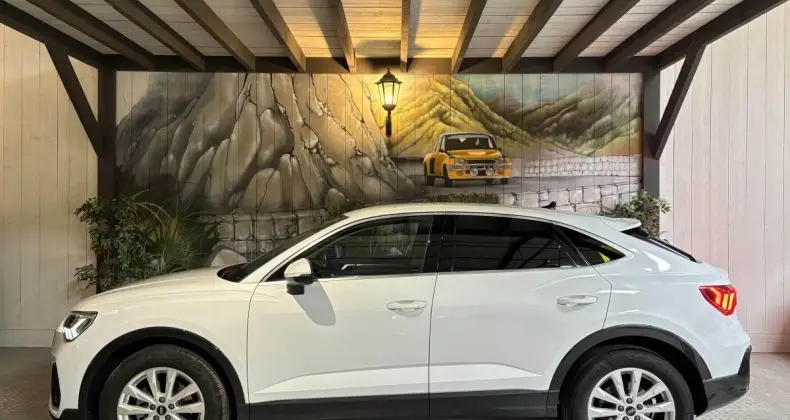 Photo 1 : Audi Q3 2021 Essence