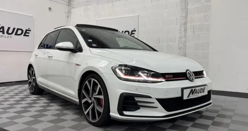 Photo 1 : Volkswagen Golf 2019 Petrol