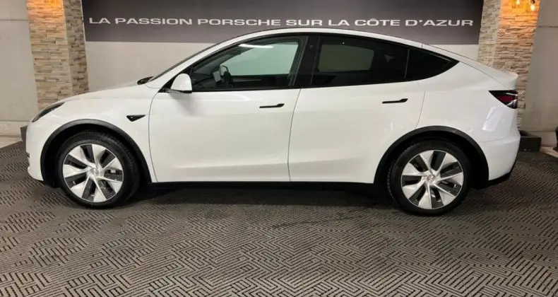 Photo 1 : Tesla Model Y 2022 Électrique