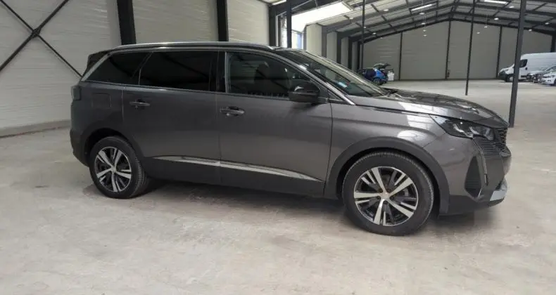 Photo 1 : Peugeot 5008 2023 Diesel