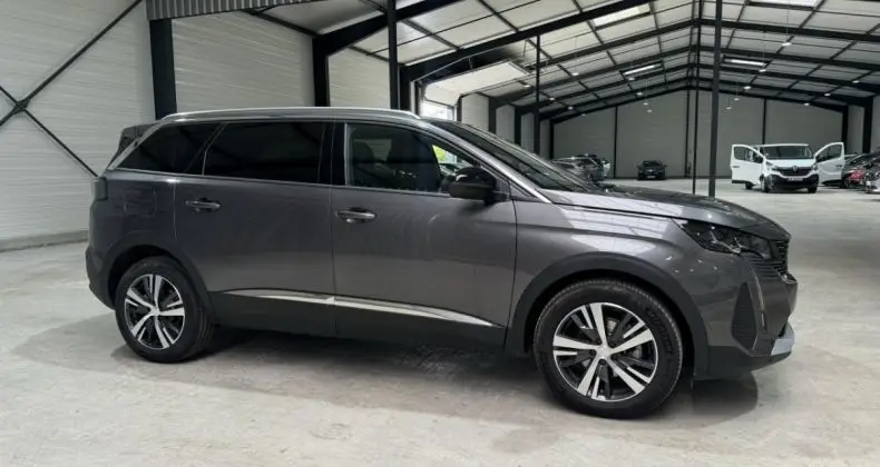 Photo 1 : Peugeot 5008 2024 Diesel