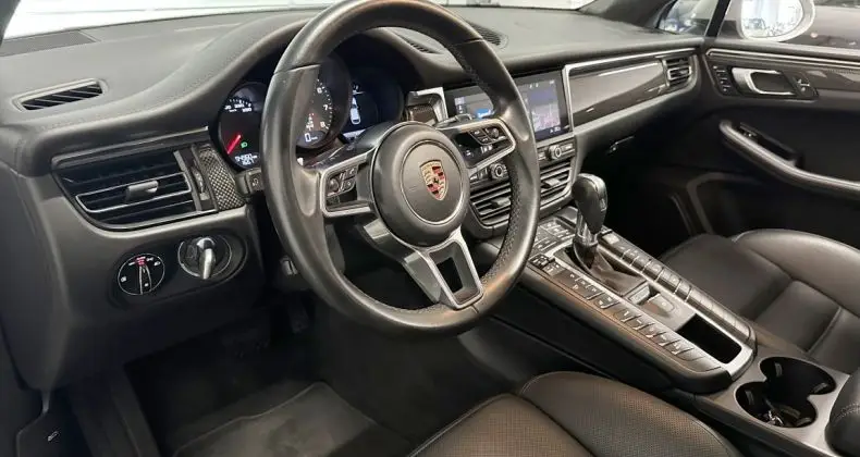 Photo 1 : Porsche Macan 2019 Essence