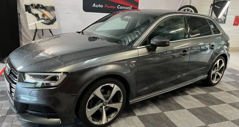 Photo 1 : Audi A3 2018 Essence