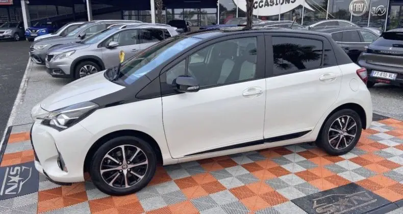 Photo 1 : Toyota Yaris 2018 Petrol