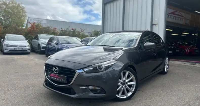 Photo 1 : Mazda 3 2017 Petrol