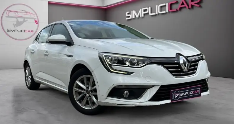 Photo 1 : Renault Megane 2017 Essence