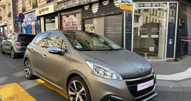 Photo 1 : Peugeot 208 2015 Petrol