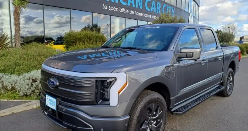 Photo 1 : Ford F150 2024 Électrique