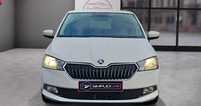 Photo 1 : Skoda Fabia 2021 Essence