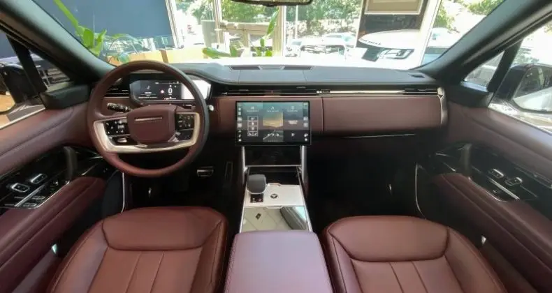 Photo 1 : Land Rover Range Rover 2024 Essence