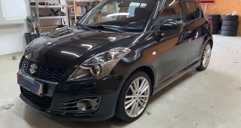 Photo 1 : Suzuki Swift 2015 Petrol