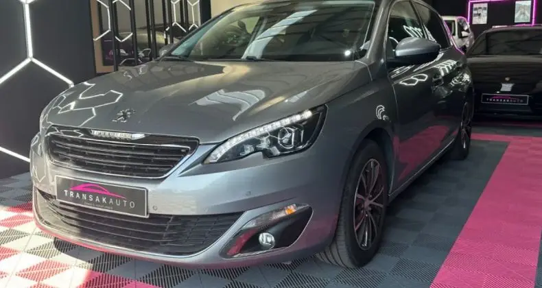 Photo 1 : Peugeot 308 2016 Essence