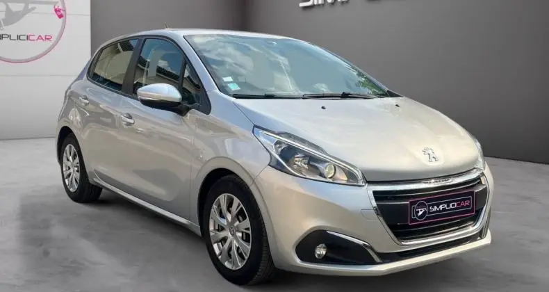 Photo 1 : Peugeot 208 2018 Diesel