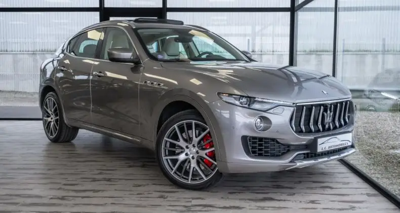 Photo 1 : Maserati Levante 2017 Essence