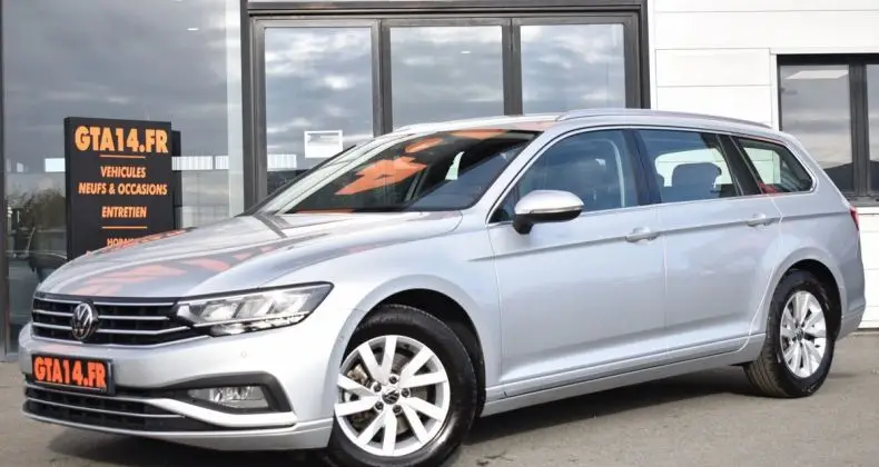 Photo 1 : Volkswagen Passat 2021 Petrol