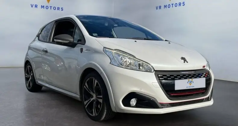 Photo 1 : Peugeot 208 2015 Essence