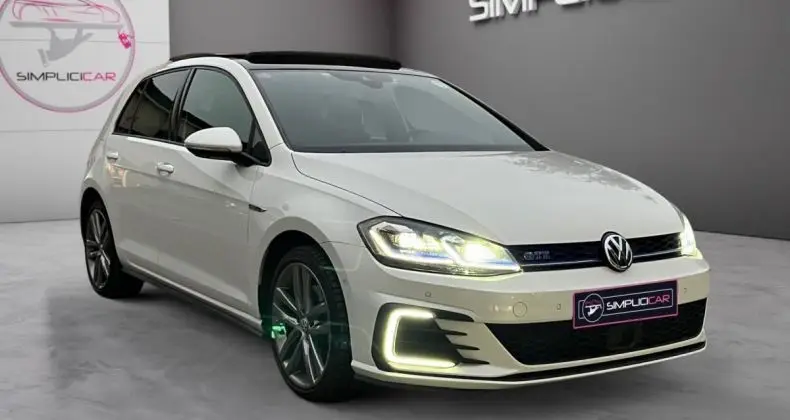 Photo 1 : Volkswagen Golf 2018 Hybrid