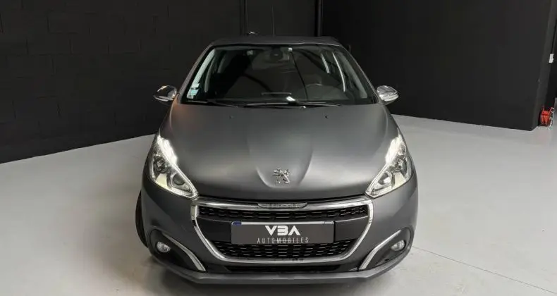 Photo 1 : Peugeot 208 2015 Petrol