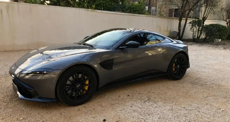 Photo 1 : Aston Martin V8 2019 Petrol