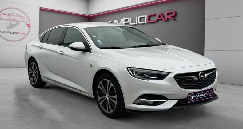 Photo 1 : Opel Insignia 2020 Petrol