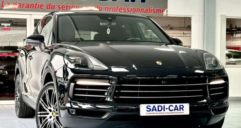 Photo 1 : Porsche Cayenne 2021 Petrol