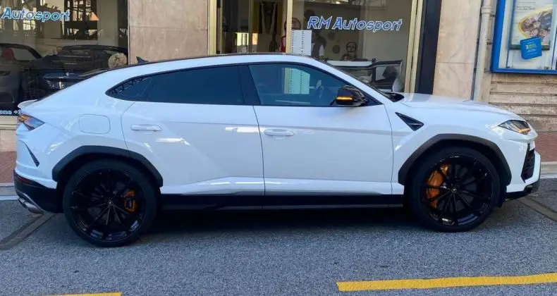 Photo 1 : Lamborghini Urus 2019 Petrol