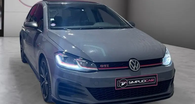 Photo 1 : Volkswagen Golf 2019 Petrol